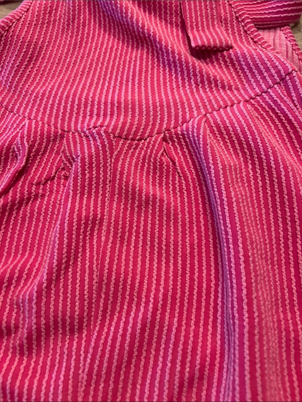 Women’s NWT Ribbed Hot Pink Tie-Shoulder Romper - Picture 5 of 7